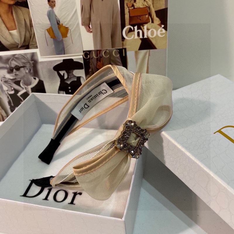 CHRISTIAN DIOR